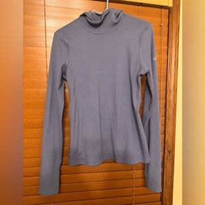 ALO Yoga Women's Long Sleeve Top in Blue